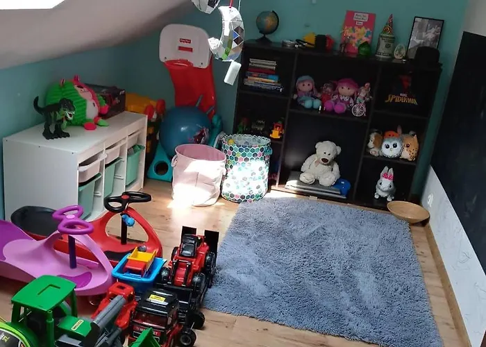 Pod Dębem Gospodarstwo wiejskie *